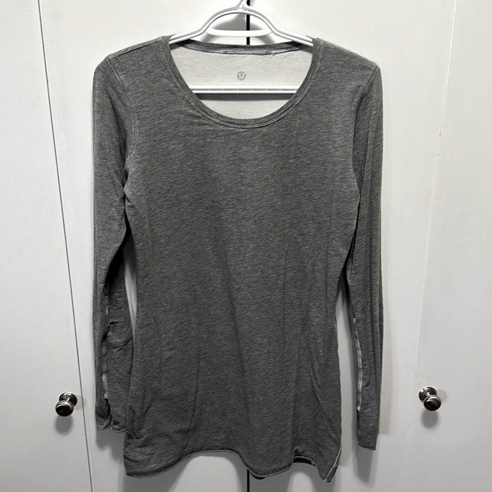 Lululemon Every Yogi Long Sleeve  Reversible Size 8